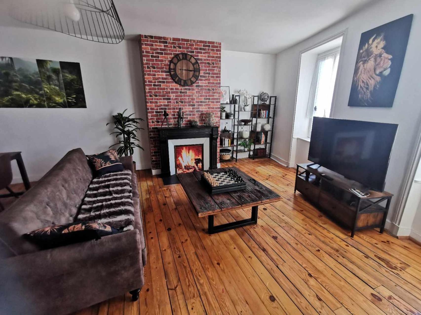 Bel Appartement De 1 A 7 Personnes Ambert Luaran gambar